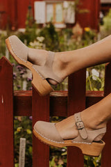 Amara – Simply Stylish Clogs