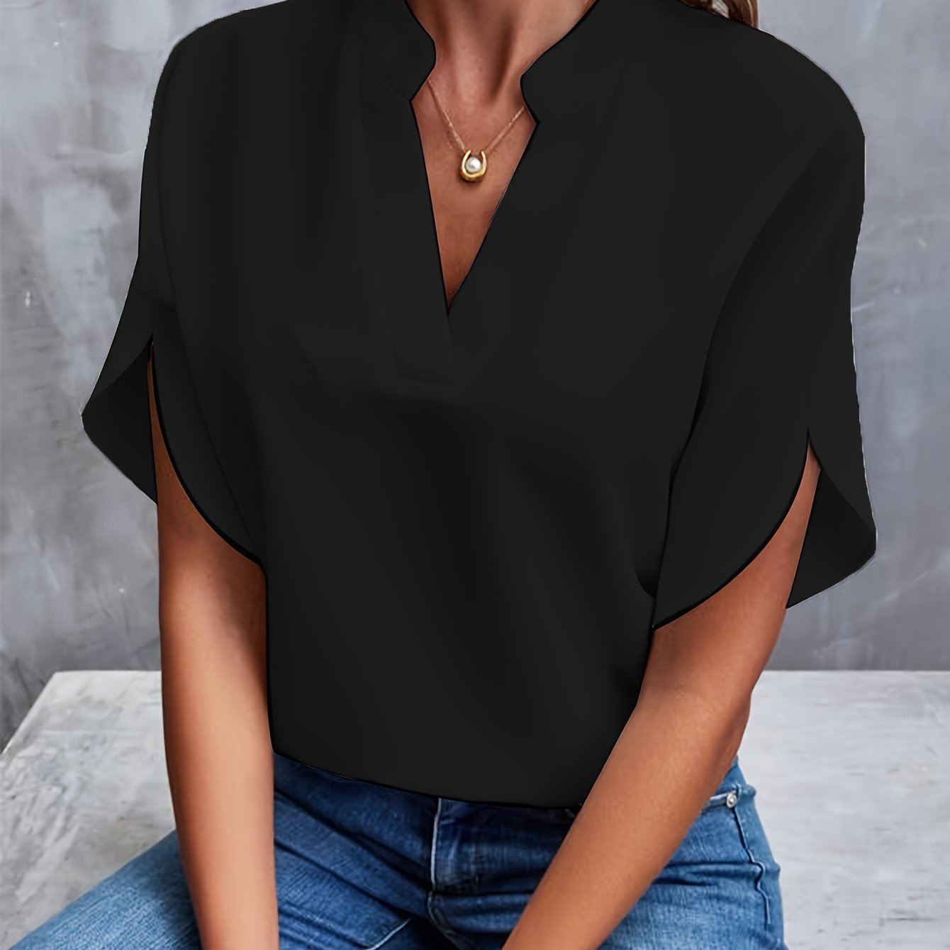 Lina - Lightweight and Elegant Blouse for Any Occasion
